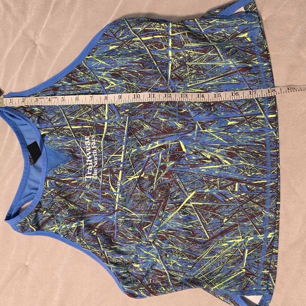 NWT! The North Face Bra Tank - Picture 4 of 6